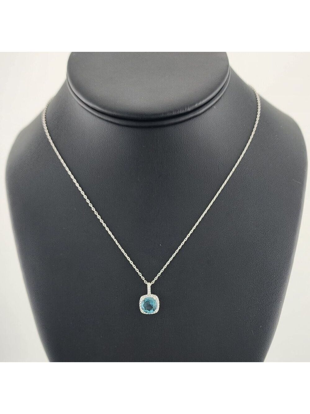 New 925 Silver Smoking Blue Gem Necklace – Classic & Eye-Catching Design